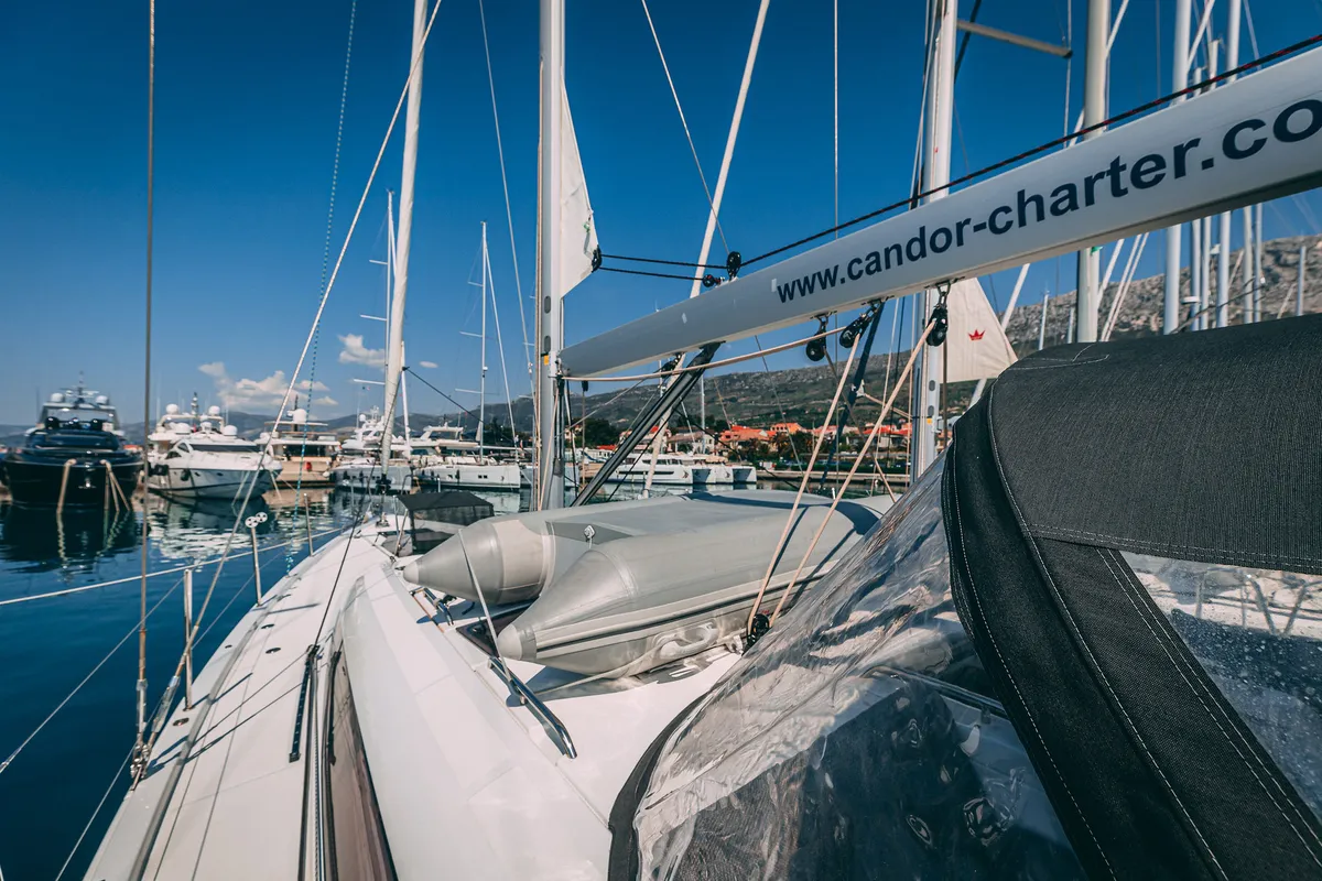 Exterior view of Il Gatto, a Jeanneau 54 sailboat at Kaštela, Croatia