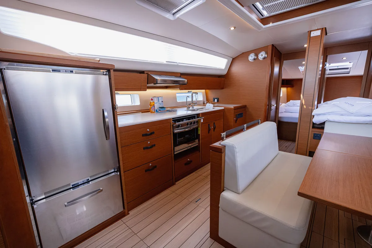 Salon of Il Gatto, a Jeanneau 54 sailboat at Kaštela, Croatia