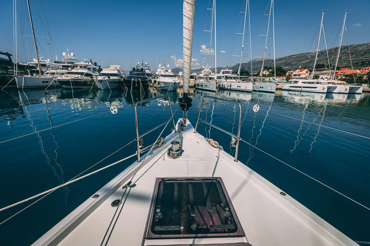 Exterior view of Il Gatto, a Jeanneau 54 sailboat at Kaštela, Croatia