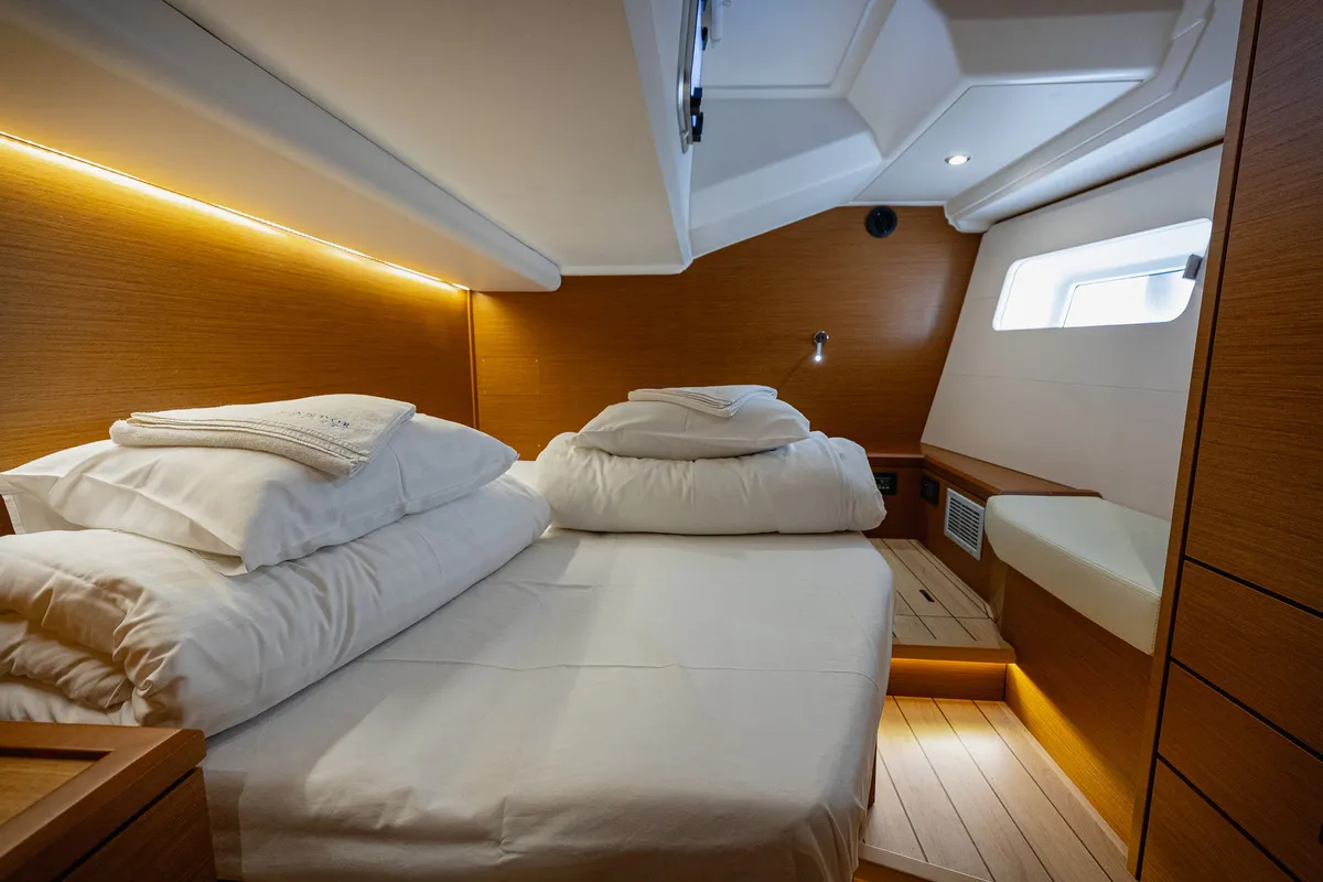 Cabin on Il Gatto, a Jeanneau 54 sailboat at Kaštela, Croatia