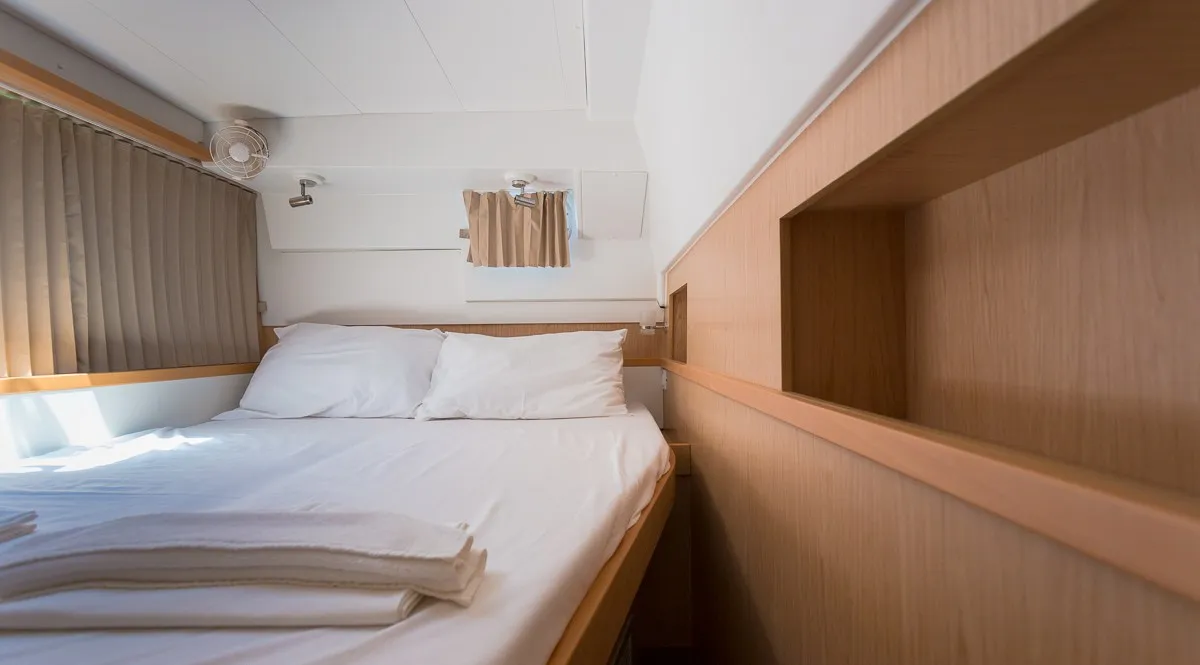 Cabin on Sunshine, a Lagoon 400 S2 catamaran at Split, Croatia