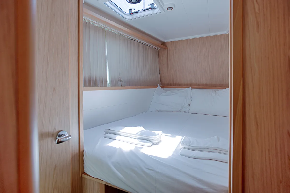 Cabin on Sunshine, a Lagoon 400 S2 catamaran at Split, Croatia