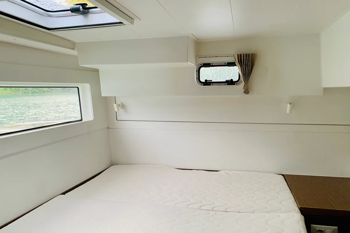 Cabin on Ubah, a Lagoon 40 catamaran at Roche Caiman, Seychelles