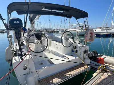 Cockpit of Jeep, a Beneteau Oceanis 30.1 sailboat at Plan-d'Aups-Sainte-Baume, France