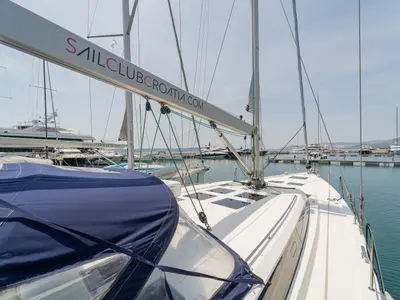 Salon of Blue Beyond, a Bavaria C57 Holiday sailboat at Kaštela, Croatia