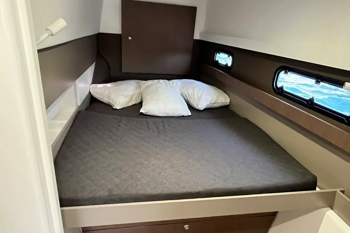 Cabin on Micha, a Bali 4.1 - 4 + 2 cab.* catamaran at Lavrion, Greece