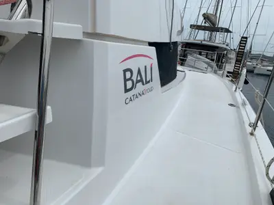 Deck of Micha, a Bali 4.1 - 4 + 2 cab.* catamaran at Lavrion, Greece
