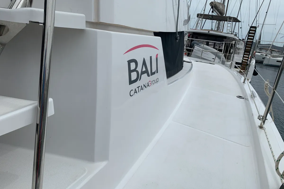 Deck of Micha, a Bali 4.1 - 4 + 2 cab.* catamaran at Lavrion, Greece