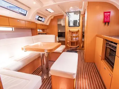 Salon of Thunderbird 1, a Bavaria 41 sailboat at Sikyona, Greece