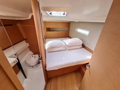Cabin on Rea, a Jeanneau Sun Odyssey 410 sailboat at Grad Biograd na Moru, Croatia
