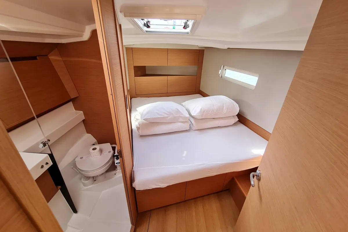 Cabin on Rea, a Jeanneau Sun Odyssey 410 sailboat at Grad Biograd na Moru, Croatia