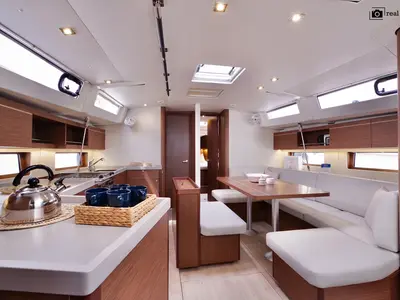 Salon of Arianna, a Beneteau Oceanis 46.1 sailboat at Tonnarella, Italy