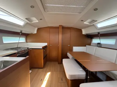 Salon of Don Carlo, a Jeanneau Sun Odyssey 490 sailboat at Rodi Garganico, Italy