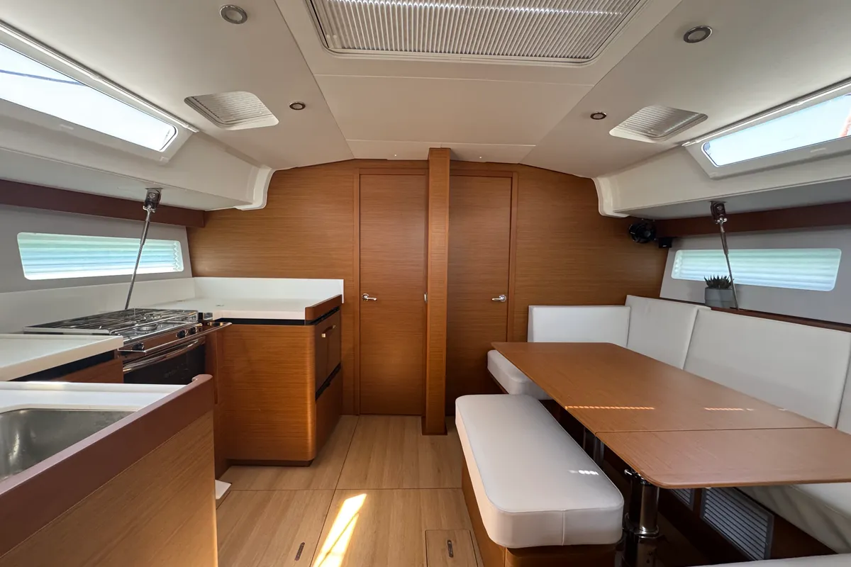Salon of Don Carlo, a Jeanneau Sun Odyssey 490 sailboat at Rodi Garganico, Italy