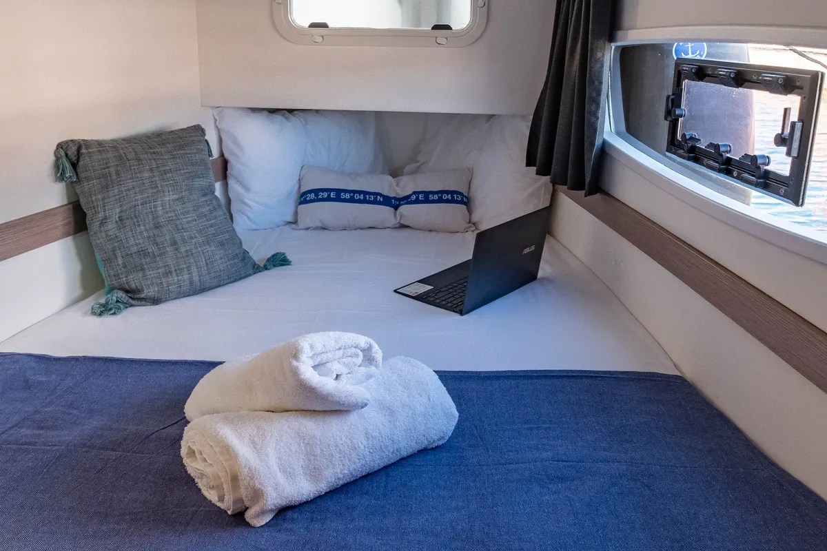 Cabin on Zagara, a Fountaine Pajot Isla 40 catamaran at Municipal Unit of Lefkada, Greece