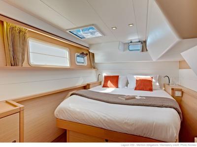 Cabin on Fo's, a Lagoon 450 F catamaran at Agios Stefanos, Greece