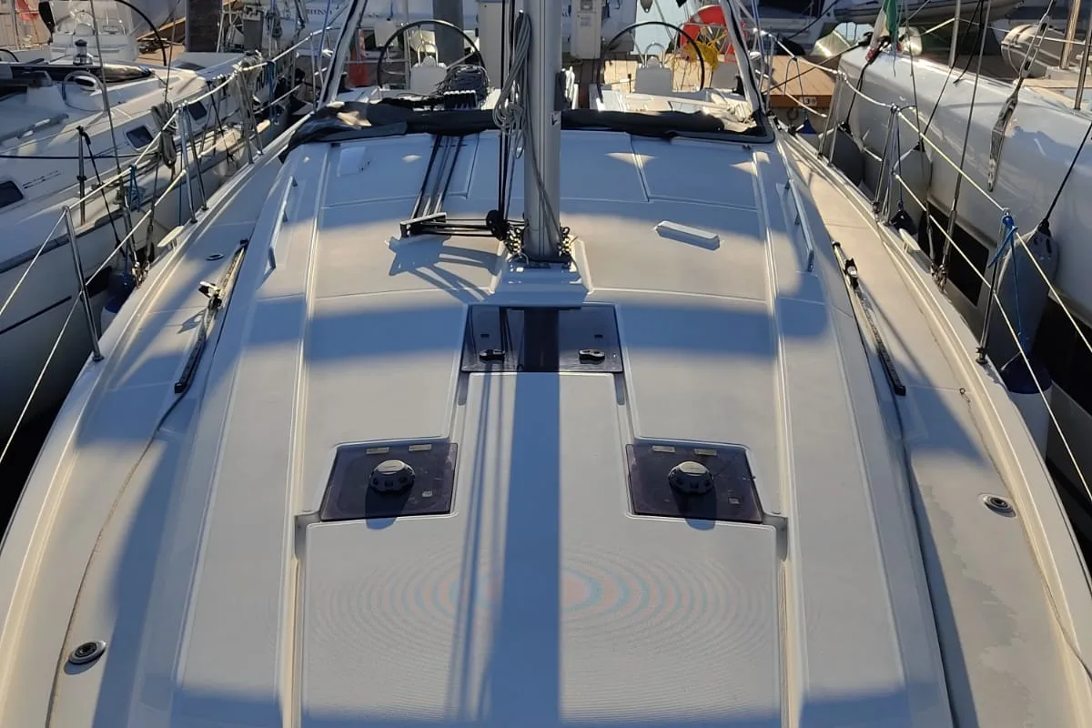 Deck of Nina, a Beneteau Oceanis 41.1 sailboat at Salerno, Italy