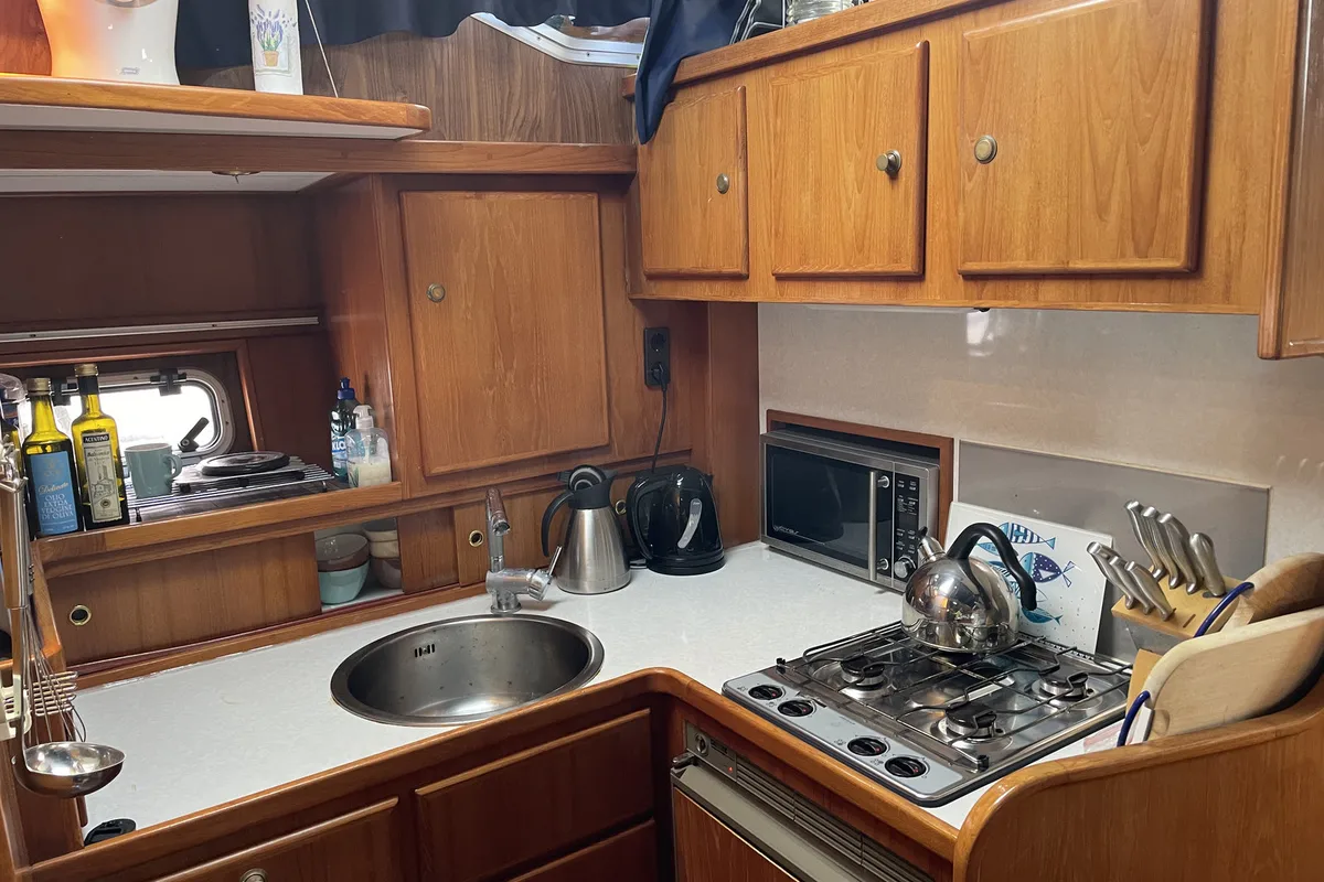 Galley of Jupiter, a Vri-Jon Contessa 45 motorboat at Heukelum, Netherlands