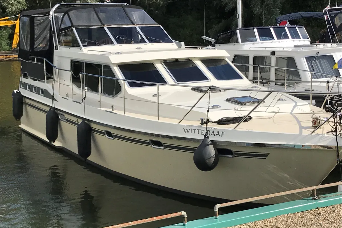 Exterior view of Jupiter, a Vri-Jon Contessa 45 motorboat at Heukelum, Netherlands