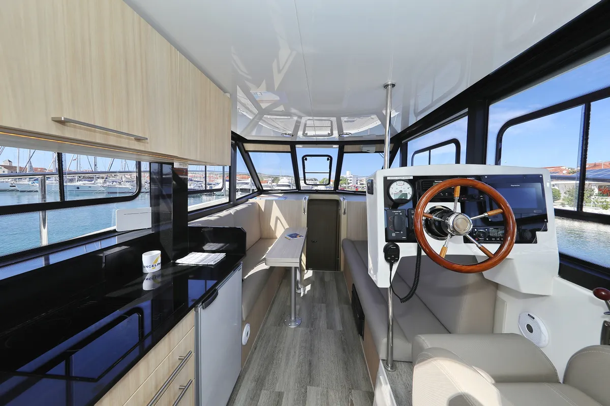 Salon of Batu, a Cobra Yachts Futura 40 Grand Horizon motor yacht at Grad Vodice, Croatia