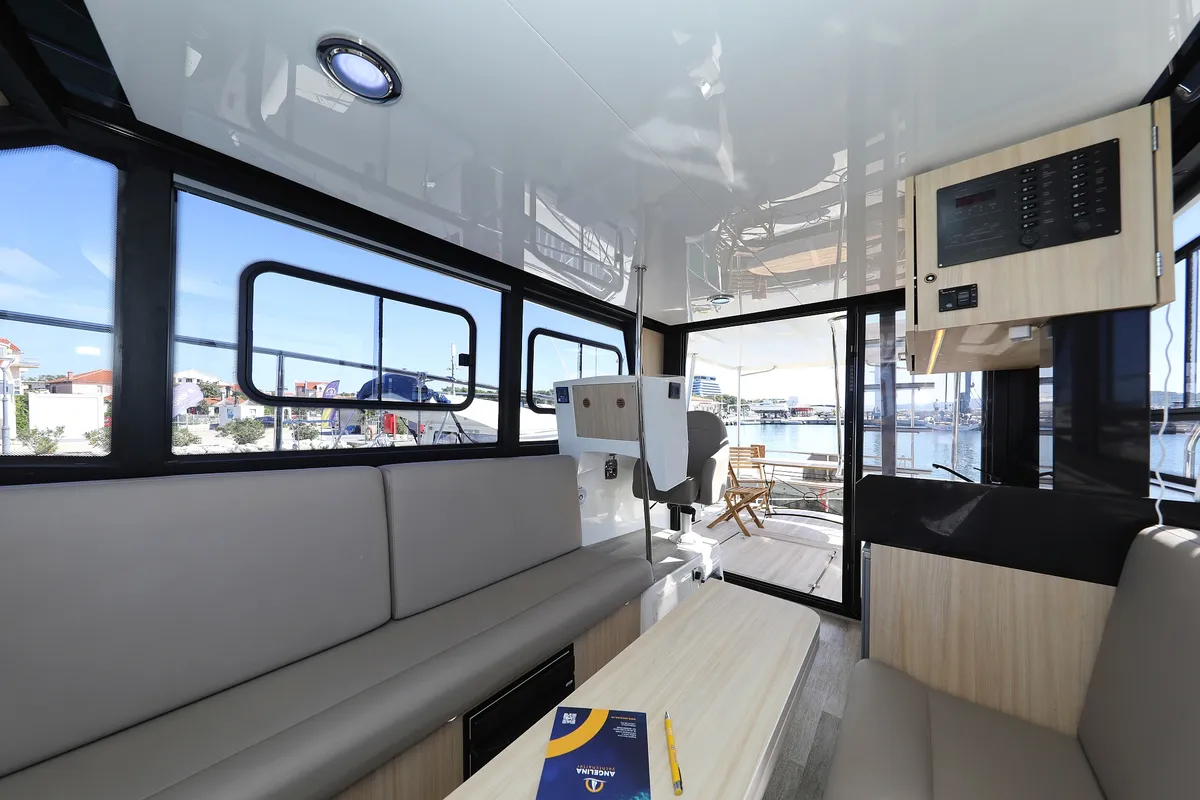 Salon of Batu, a Cobra Yachts Futura 40 Grand Horizon motor yacht at Grad Vodice, Croatia