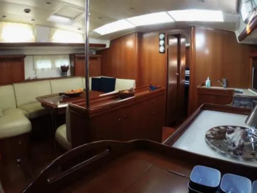 Salon of Blue Magic, a Beneteau Oceanis 523 sailboat at Απολλωνία, Greece
