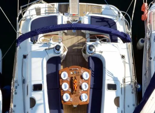 Cockpit of Blue Magic, a Beneteau Oceanis 523 sailboat at Απολλωνία, Greece