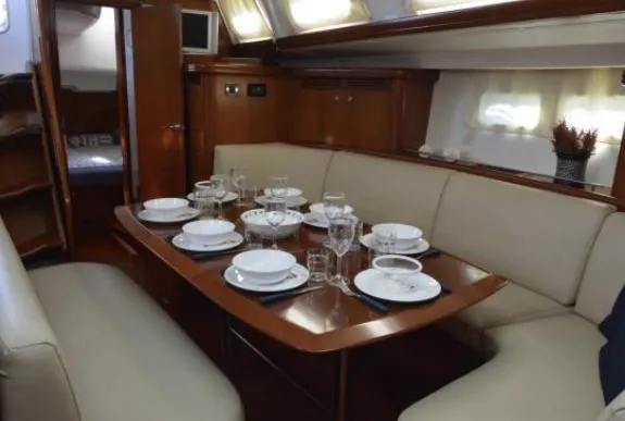 Salon of Blue Magic, a Beneteau Oceanis 523 sailboat at Απολλωνία, Greece