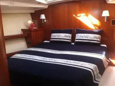 Cabin on Blue Magic, a Beneteau Oceanis 523 sailboat at Απολλωνία, Greece