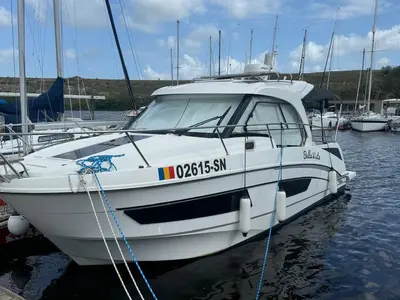 Bella Vista, a Beneteau Antares 9 motorboat at Grad Pula, Croatia