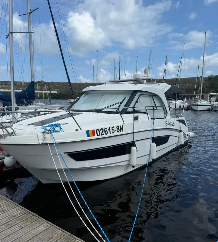 Bella Vista, a Beneteau Antares 9 motorboat at Grad Pula, Croatia