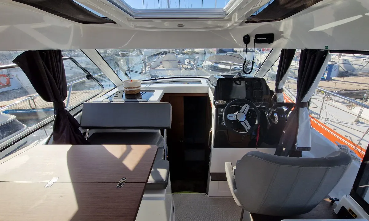 Bella Vista, a Beneteau Antares 9 motorboat at Grad Pula, Croatia