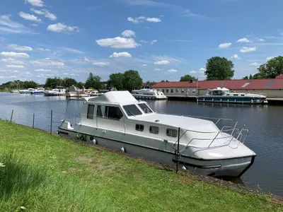 2404, a Triton 1050 motorboat at Mittersheim, France
