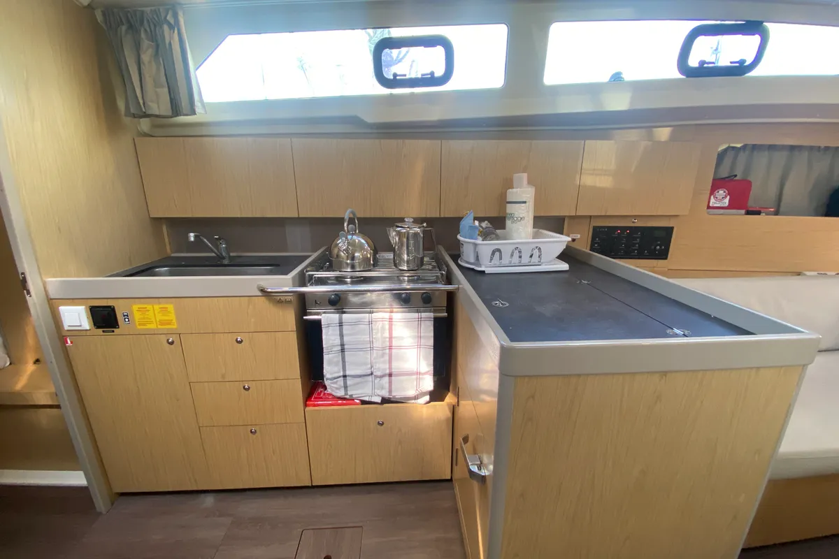 Galley of Take a bow, a Beneteau Oceanis 411 sailboat at Road Town, British Virgin Islands