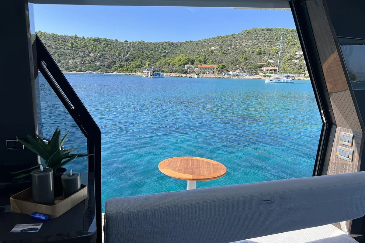 Salon of Champ Atlantis, a Galeon 500 Fly motor yacht at Grad Kaštela, Croatia