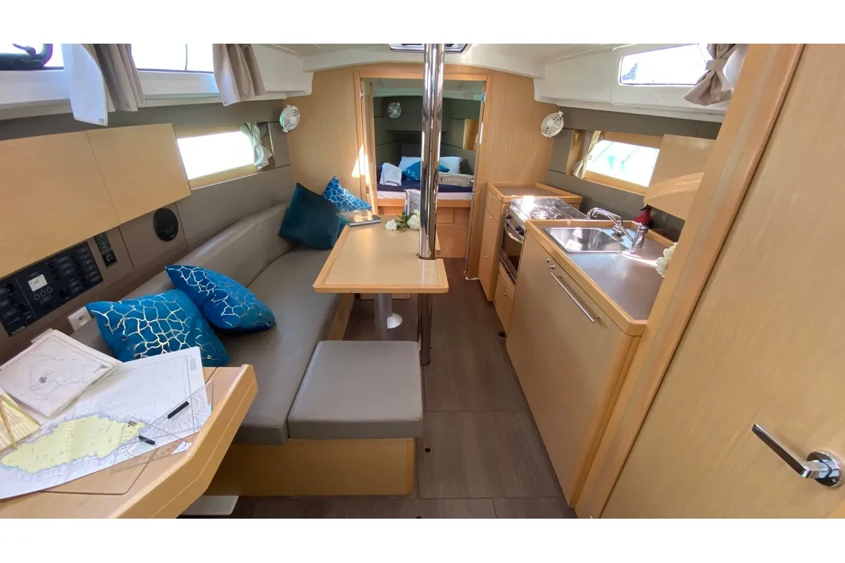 Galley of Nodus, a Beneteau Oceanis 35.1 sailboat at Rosignano Solvay, Italy