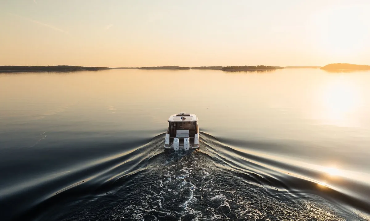Exterior view of Tai 77, a Saxdor 400 GTO motorboat at Općina Sukošan, Croatia