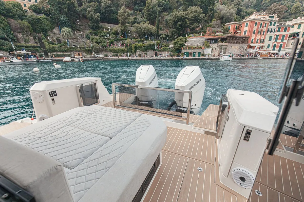 Deck of Tai 77, a Saxdor 400 GTO motorboat at Općina Sukošan, Croatia