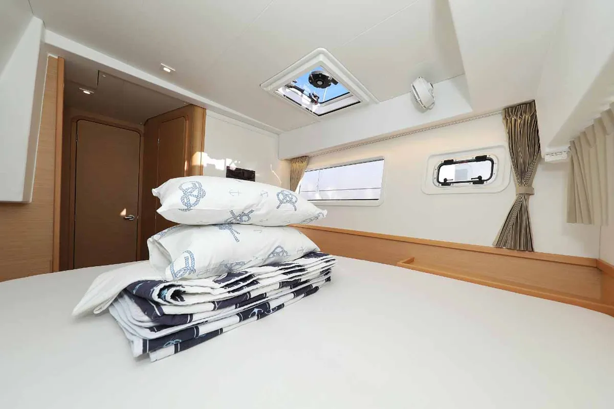 Cabin on Jaloco, a Lagoon 42 catamaran at Murter, Croatia