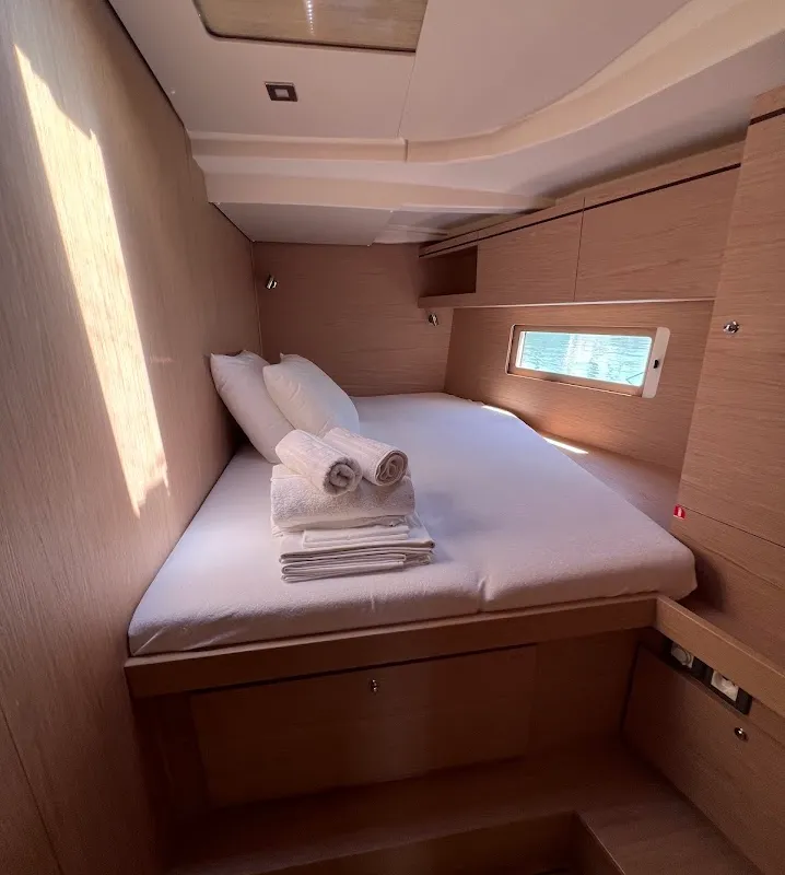 Cabin on Shine, a Beneteau Oceanis 51.1 sailboat at Kontokali, Greece