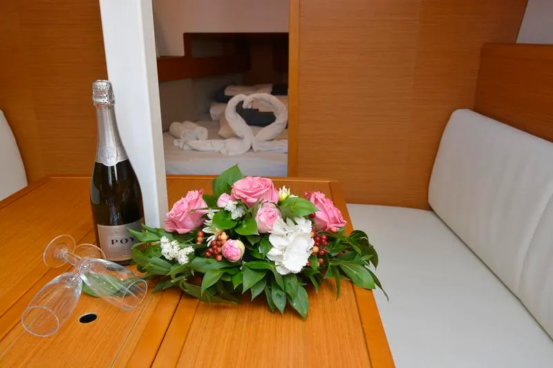 Cabin on Hasta Siempre, a Jeanneau Sun Odyssey 33i sailboat at Dubrovnik, Croatia