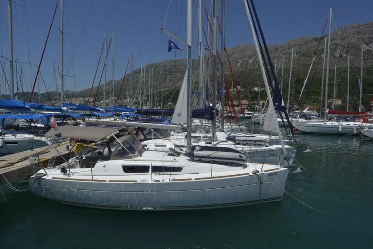 Galley of Hasta Siempre, a Jeanneau Sun Odyssey 33i sailboat at Dubrovnik, Croatia