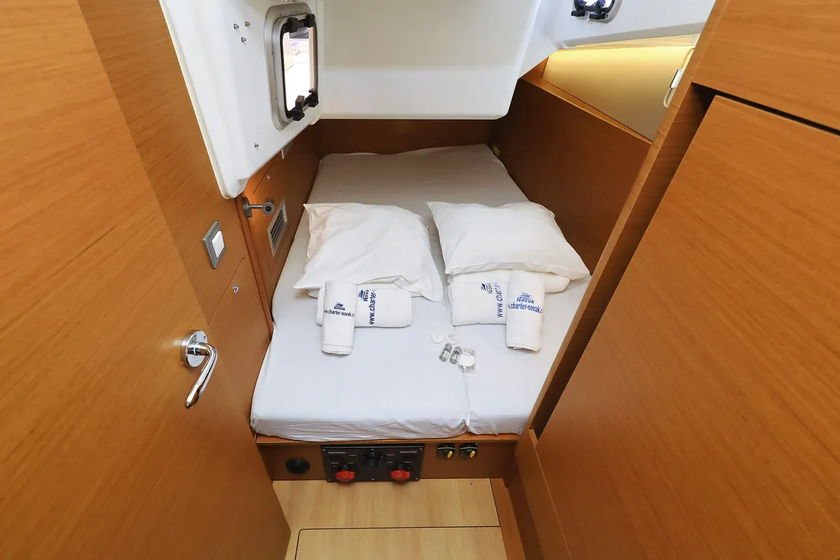 Cabin on Diona, a Jeanneau Sun Odyssey 410 sailboat at Grad Biograd na Moru, Croatia