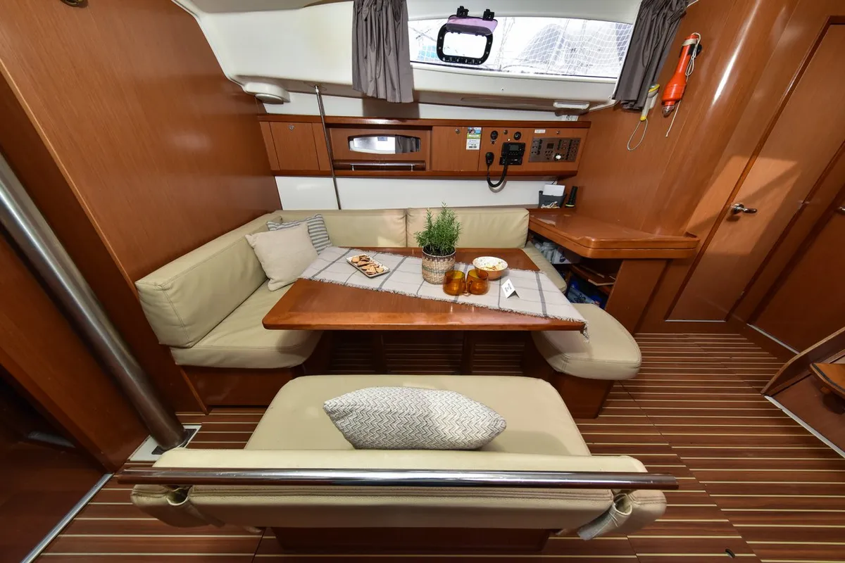 Playmaker, a Beneteau Oceanis 43 sailboat at Općina Sukošan, Croatia