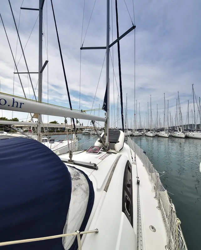 Playmaker, a Beneteau Oceanis 43 sailboat at Općina Sukošan, Croatia