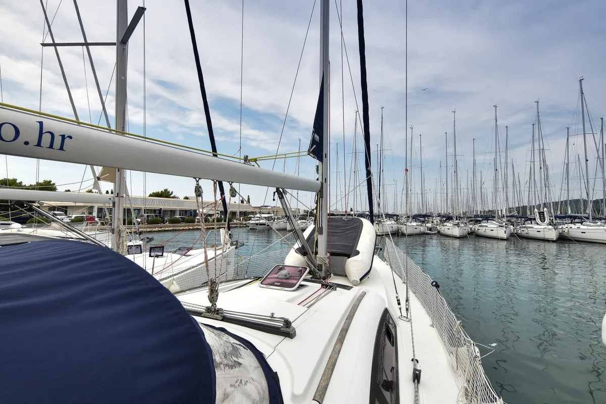Playmaker, a Beneteau Oceanis 43 sailboat at Općina Sukošan, Croatia