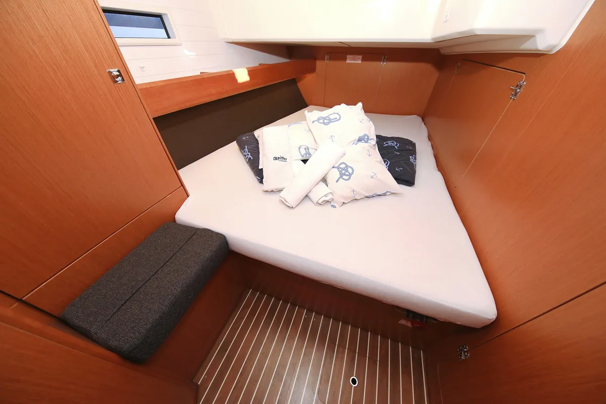 Cabin on Taurus, a Bavaria Cruiser 46 sailboat at Grad Biograd na Moru, Croatia