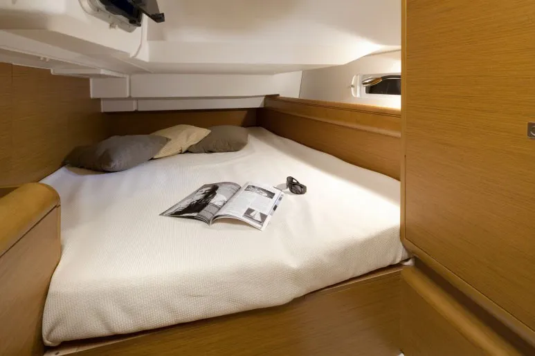 Cabin on Sunsail 41.1 Classic, a Beneteau Oceanis 411 sailboat at Procida, Italy