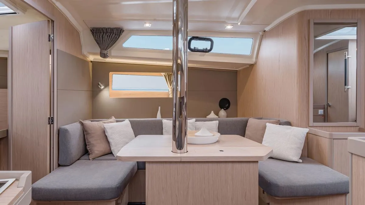 Salon of Sunsail 41.1 Classic, a Beneteau Oceanis 411 sailboat at Procida, Italy