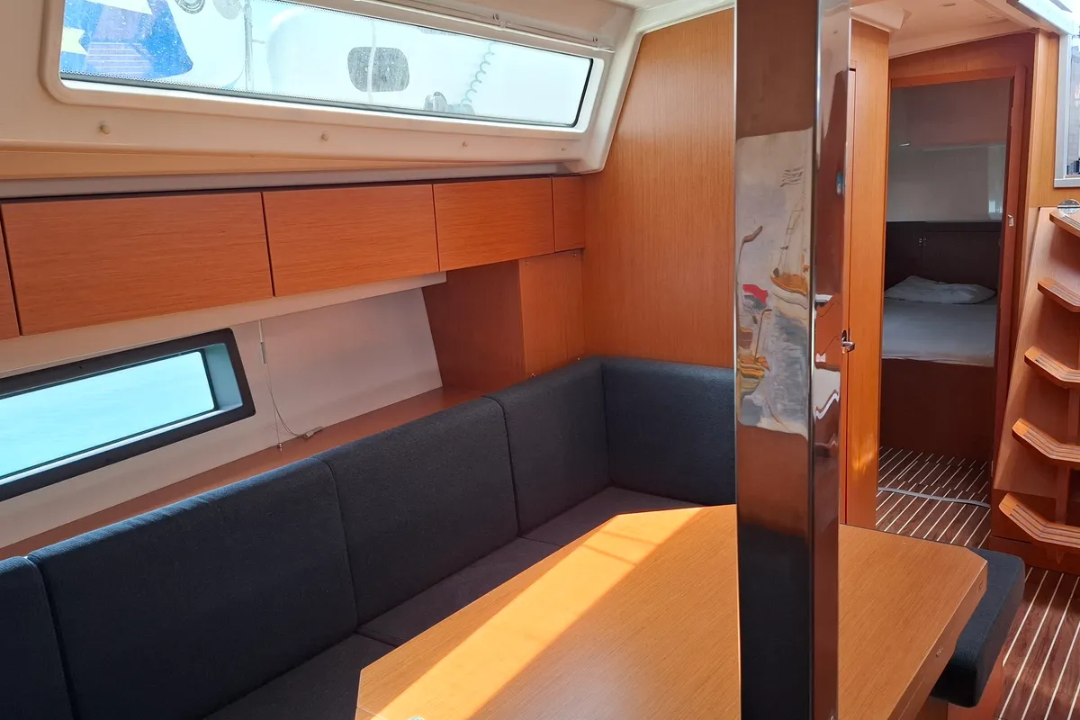 Salon of Balarina, a Bavaria C42 sailboat at Lefkada, Greece